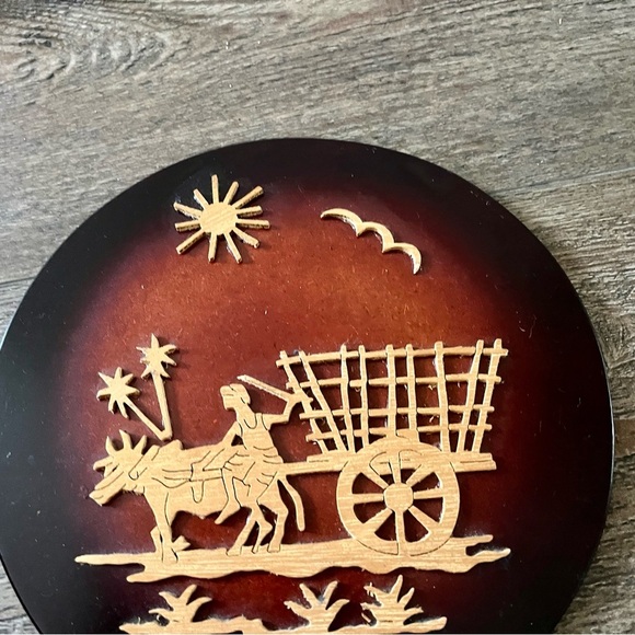 Sri Lanka Decorative Plate with Carved Design - Picture 4 of 7